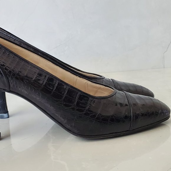 Vintage Chanel Black Crocodile Pumps Size 8 - Picture 4 of 9